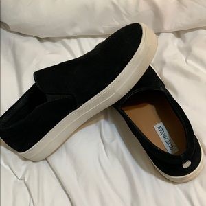 Steve Madden slip ons